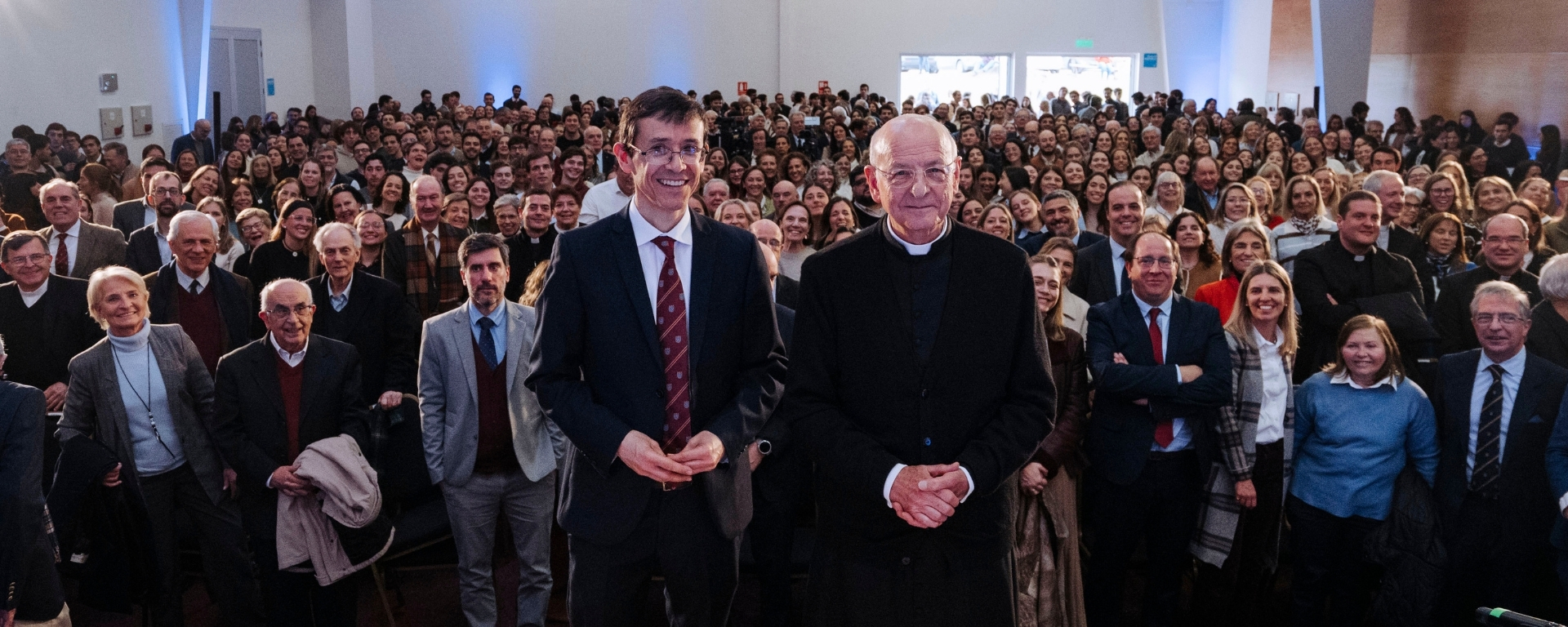 Monseñor Fernando Ocáriz visitó a la Universidad de Montevideo Monseñor Fernando Ocáriz visitó a la Universidad de Montevideo