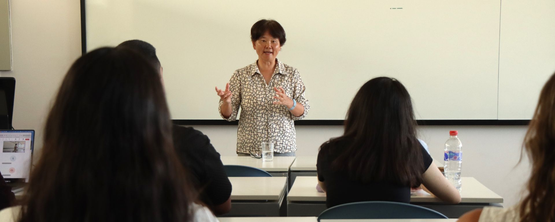 Jingbo Wang, profesora de la The University of Western Australia y líder del grupo de investigación QUISA