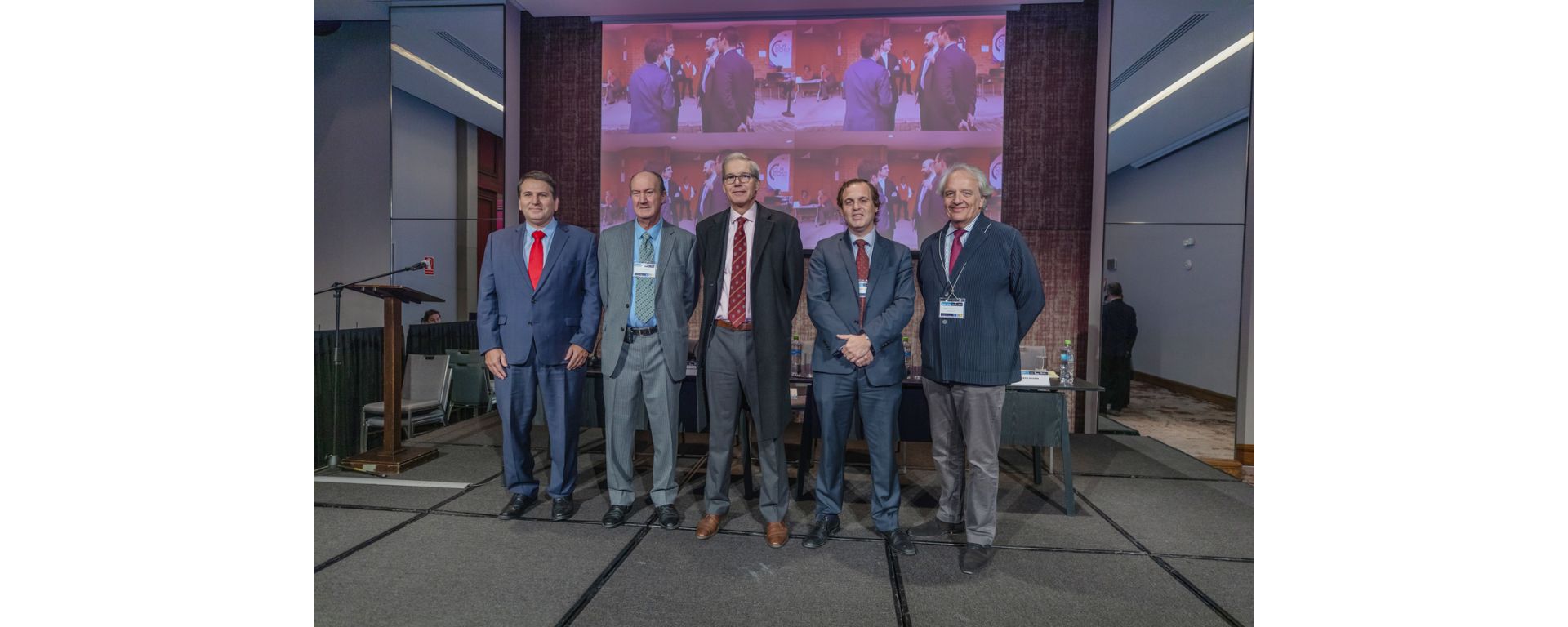 Directores de CLA 2022 y rector de la UM (centro)