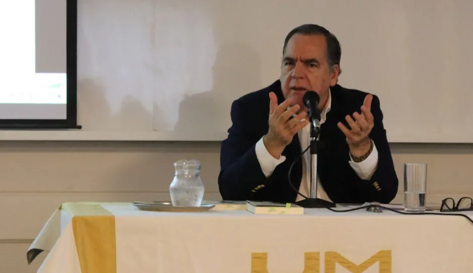 Charla Diego Fischer