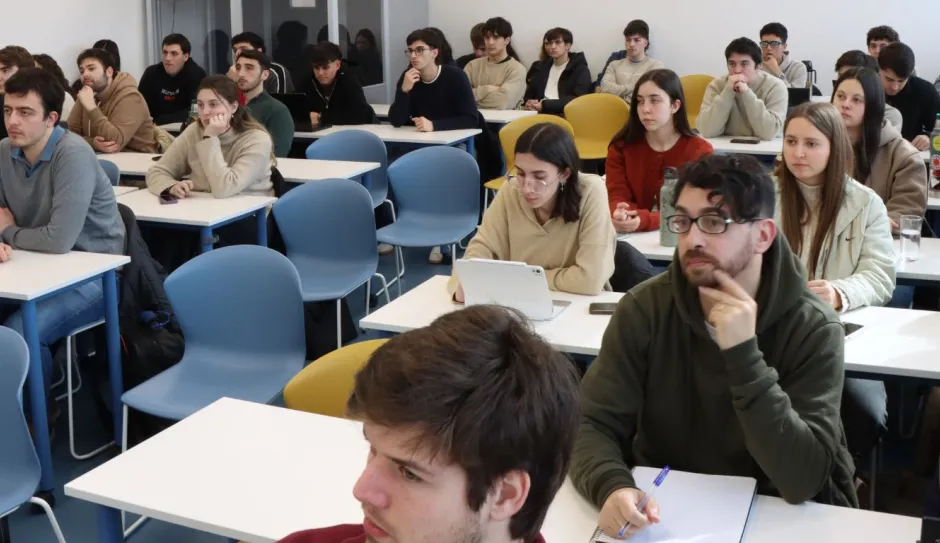 Talleres de Vida Universitaria sobre IA en el estudio y protección de datos personales