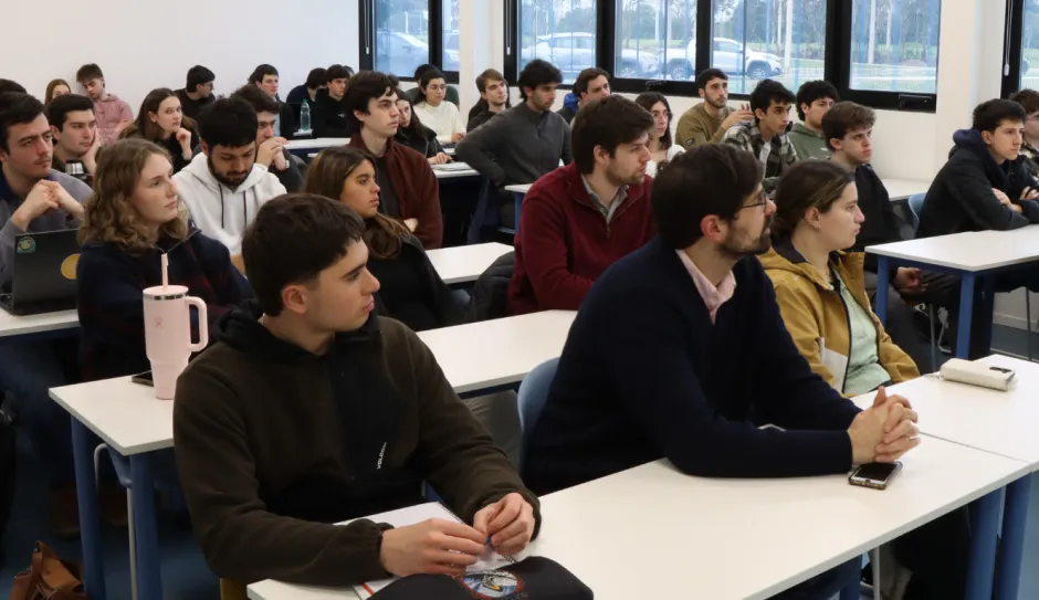 Talleres de Vida Universitaria sobre IA en el estudio y protección de datos personales