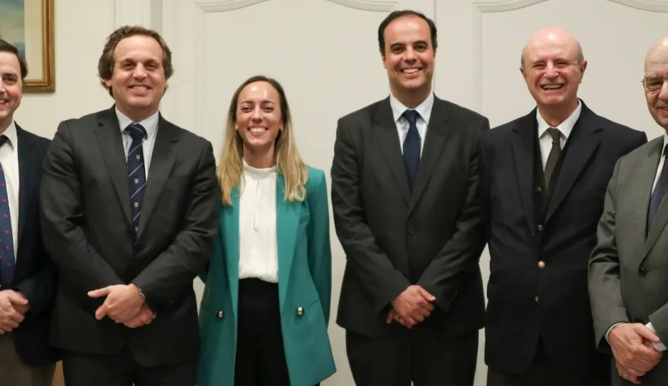 Facultad de Derecho realizó jornada académica sobre derecho y bien común en preparación de la visita del papa León XIV