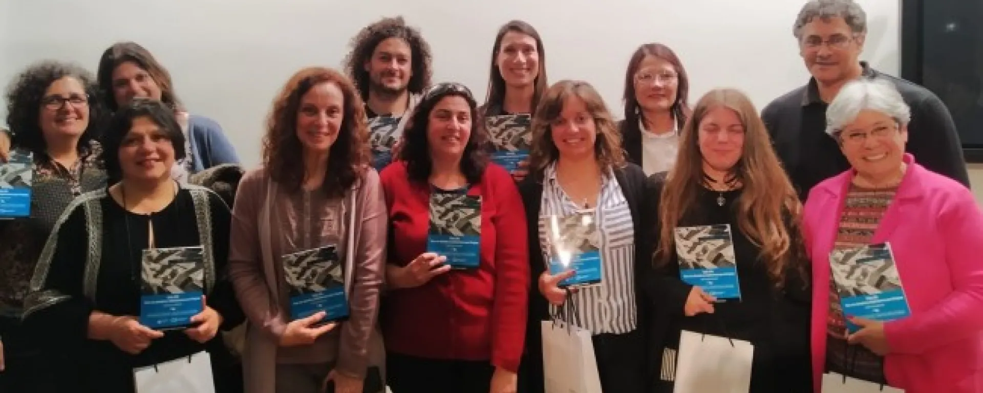 Biblioteca UM participó de la adaptación del manual APA Biblioteca UM participó de la adaptación del manual APA