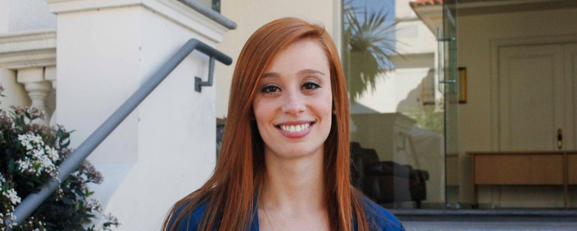 Natalia Rudeli ganó una beca de Santander Universidades para profesores investigadores jóvenes. Natalia Rudeli en el patio interno de la sede central de la UM.