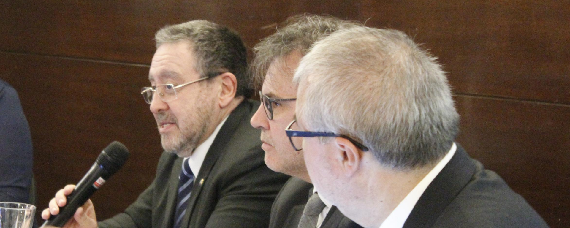 El Dr. Jorge Chediak durante una conferencia organizada por FDER en 2017. El Dr. Jorge Chediak durante una exposición.