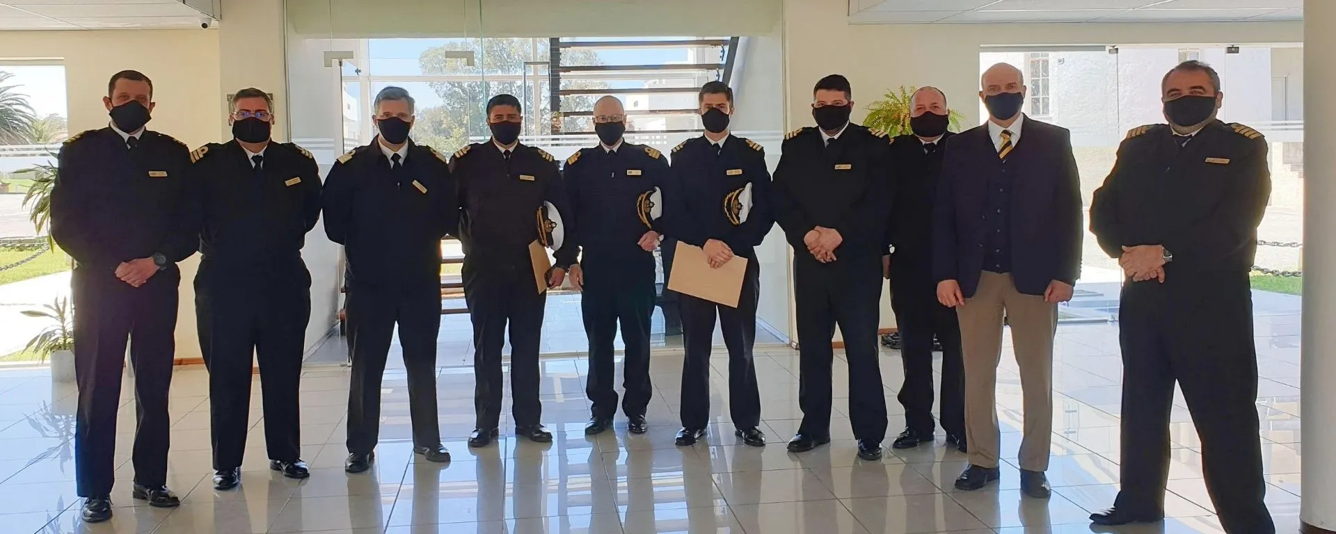 Rafael Sotelo dictó un workshop a oficiales superiores de la Armada Rafael Sotelo dictó un workshop a oficiales superiores de la Armada