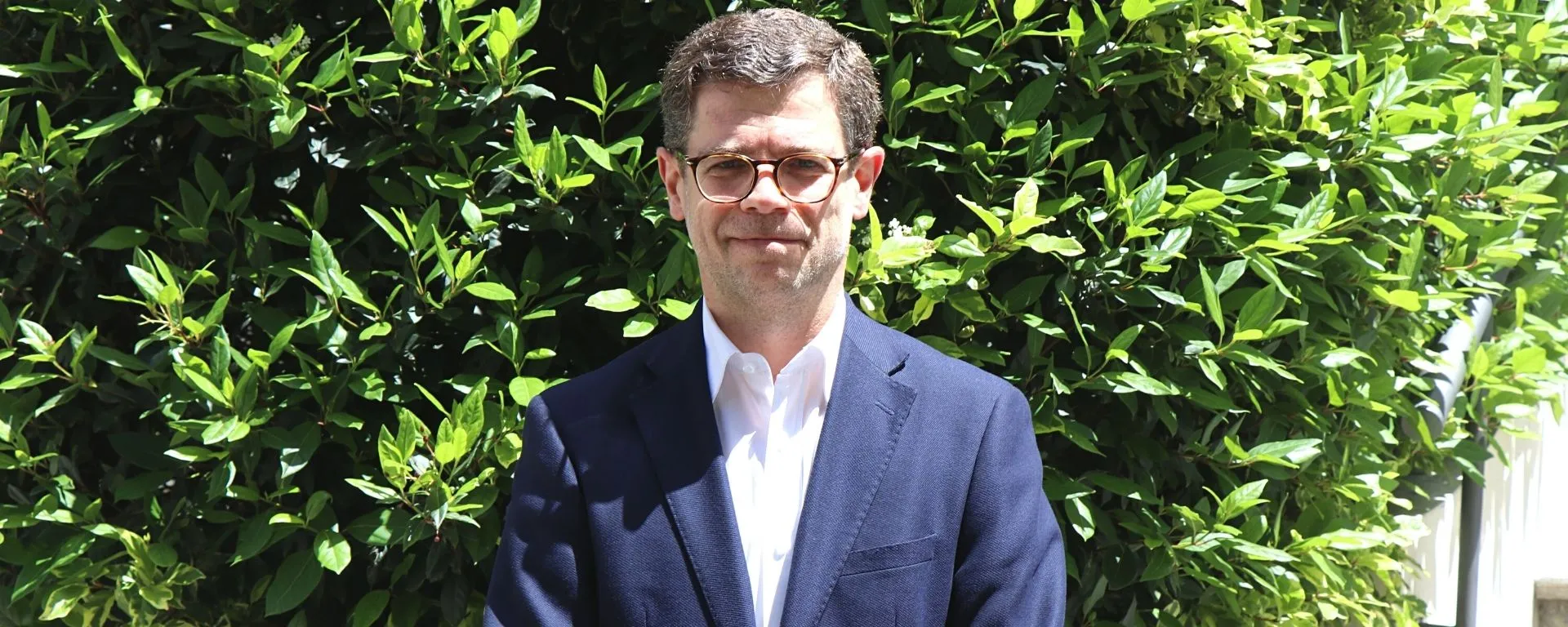 Dr. Álvaro Vázquez Delgado Dr. Álvaro Vázquez Delgado