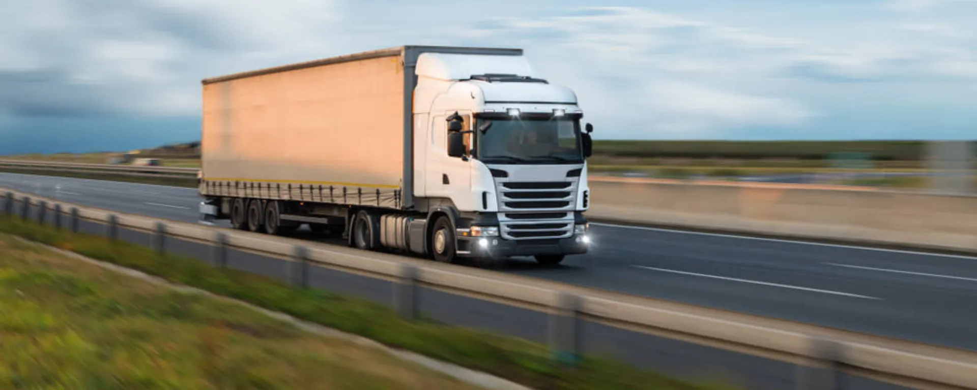 En 2020 los costos de transporte de Uruguay aumentaron 5% en pesos uruguayos y disminuyeron 6,9% en dólares En 2020 los costos de transporte de Uruguay aumentaron 5% en pesos uruguayos y disminuyeron 6,9% en dólares