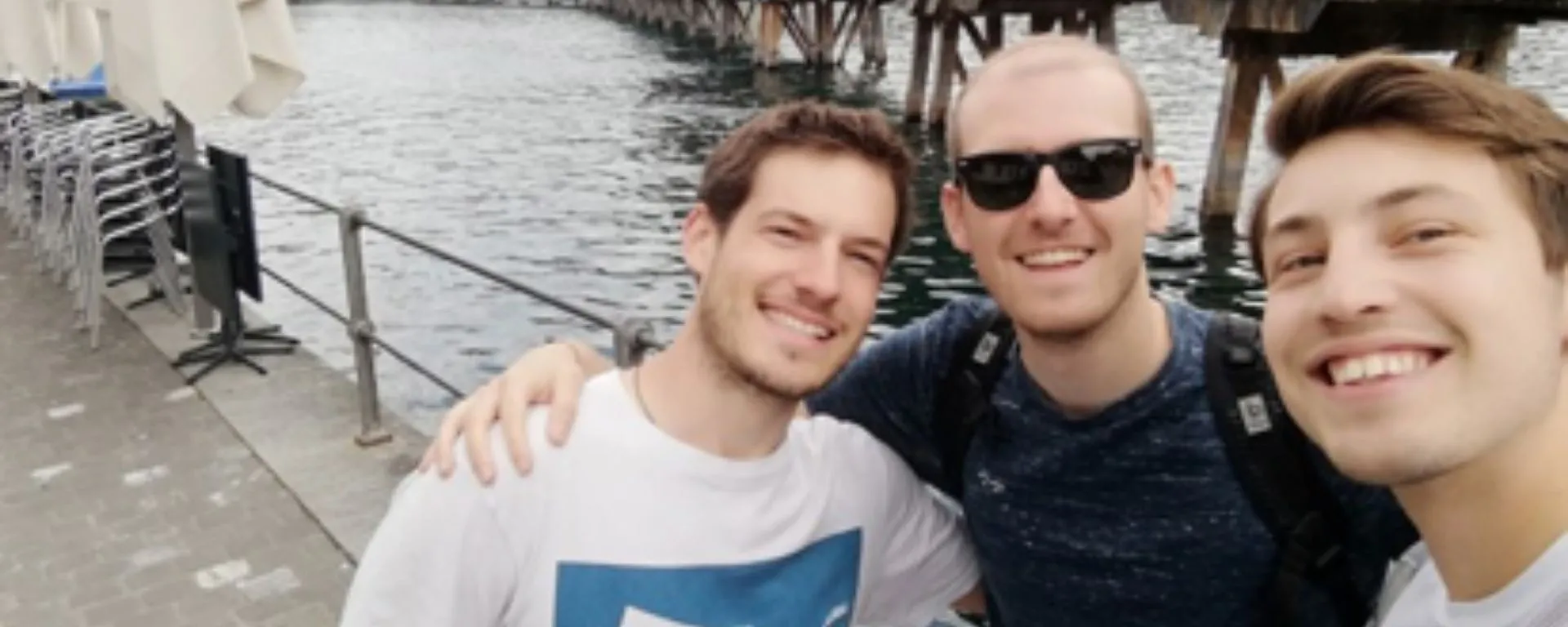 Claudio Baz (el de la derecha) con dos compañeros Claudio Baz (el de la derecha) con dos compañeros