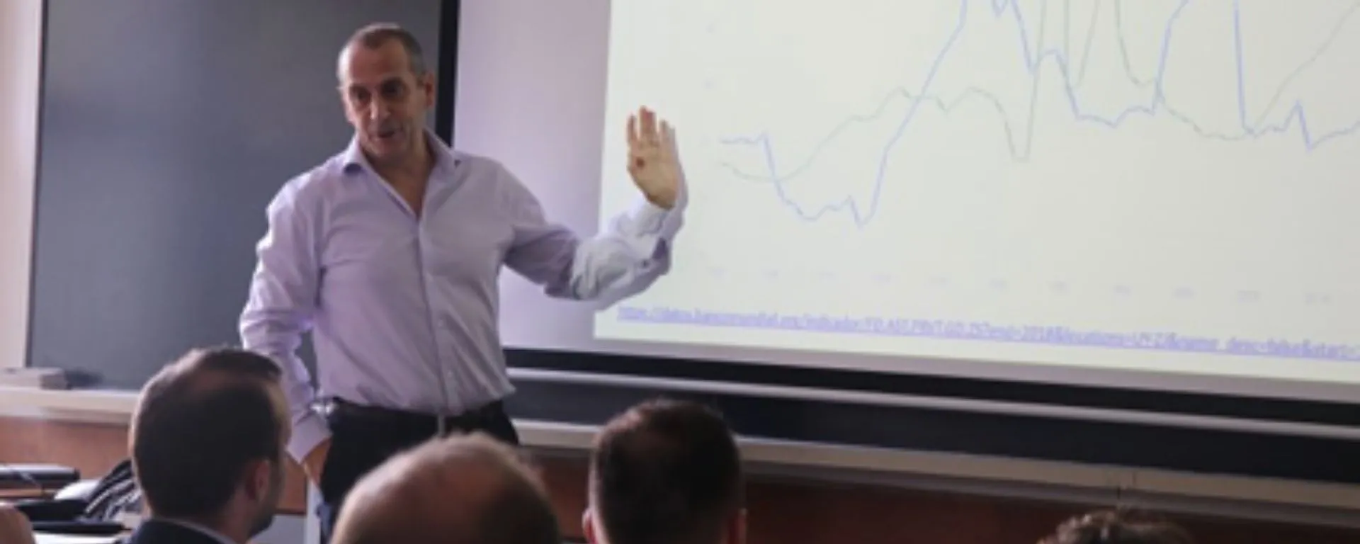 Fernando Barrán exponiendo