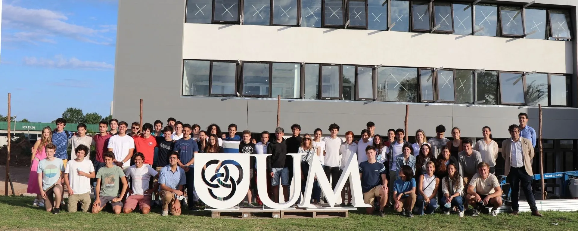 Bienvenida a los estudiantes que ingresarán en 2022 a la UM Bienvenida a los estudiantes que ingresarán en 2022 a la UM