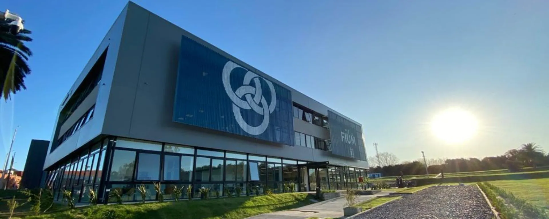 Inauguración del nuevo edificio de Facultad de Ingeniería UM en el LATU Inauguración del nuevo edificio de Facultad de Ingeniería UM en el LATU