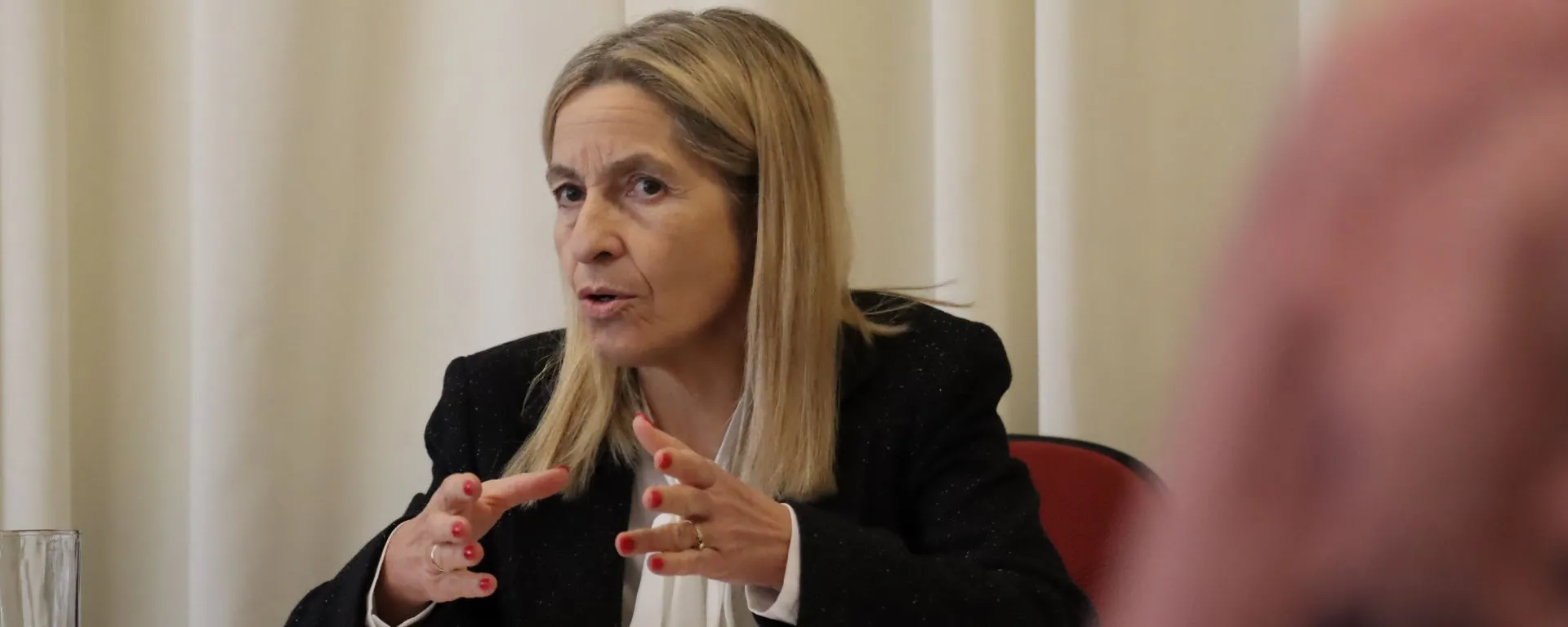 Catedrática de la Universidad de Valencia brindó conferencia en la FDER Catedrática de la Universidad de Valencia brindó conferencia en la FDER