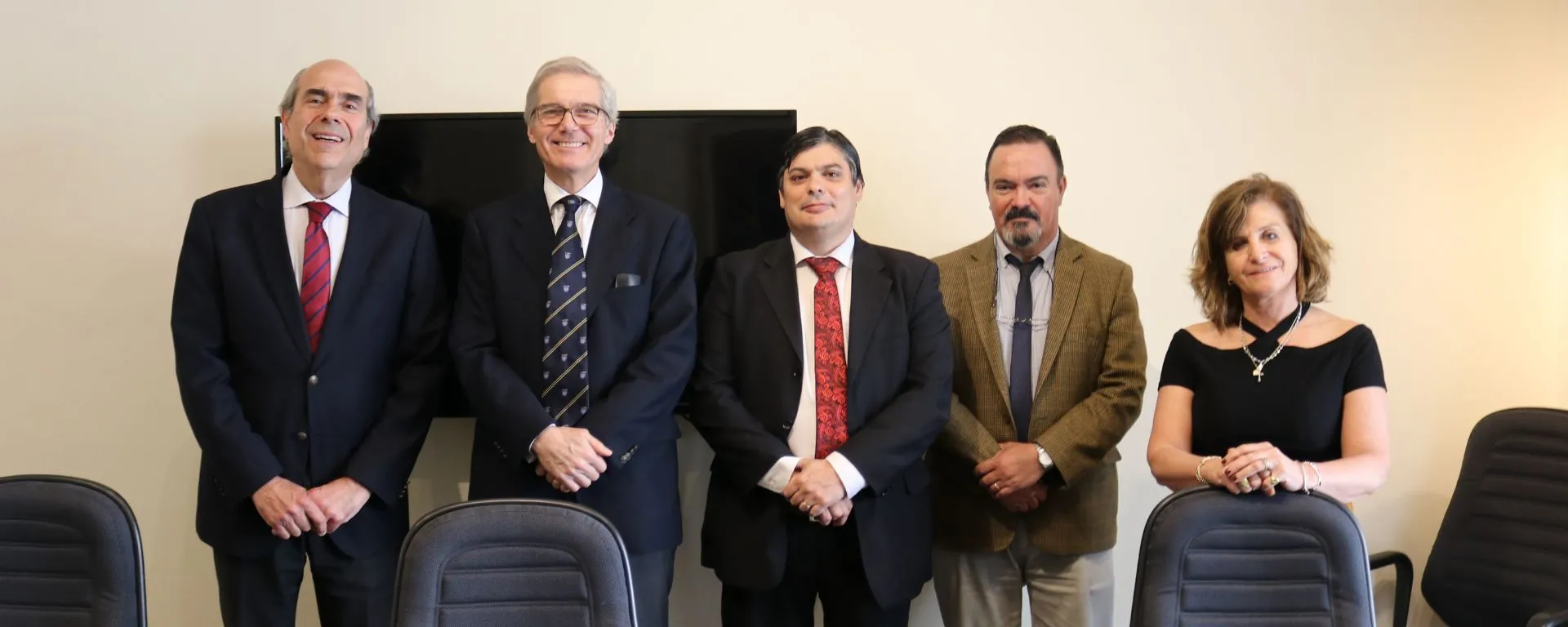 Posratad: INAU y UM firmaron convenio de cooperación Pablo Abdala, Juan M. Gutiérrez, Aldo Velázquez, Álvaro Fernández y María José Soler