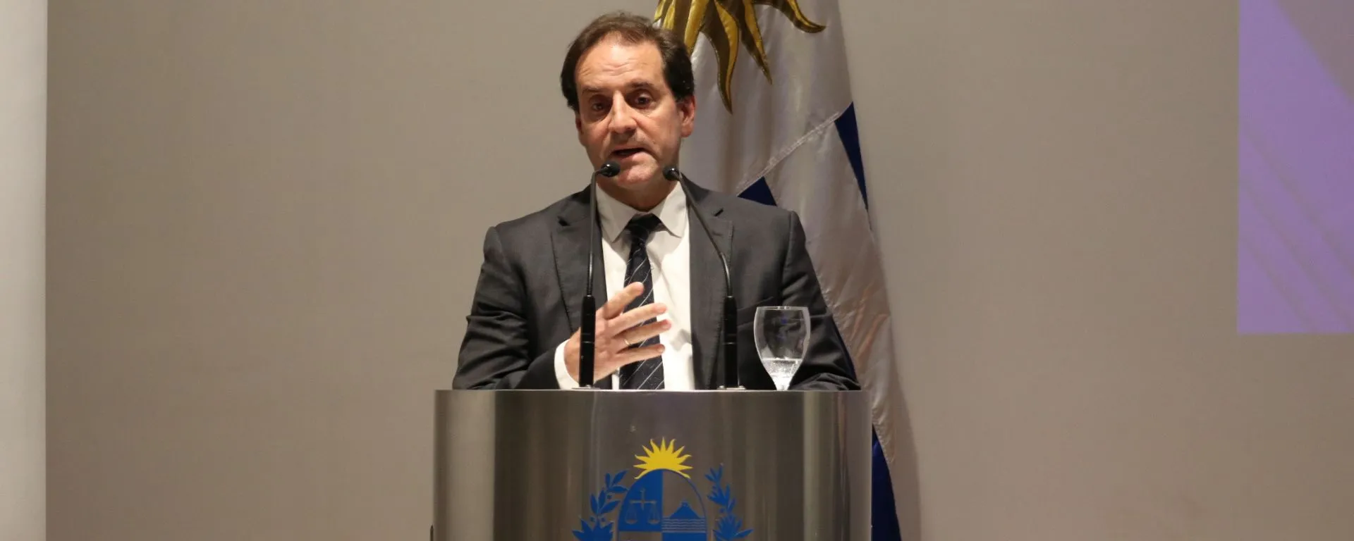 Director del CCB obtuvo dos reconocimientos del Gran Premio Nacional de Medicina Director del CCB obtuvo dos reconocimientos del Gran Premio Nacional de Medicina