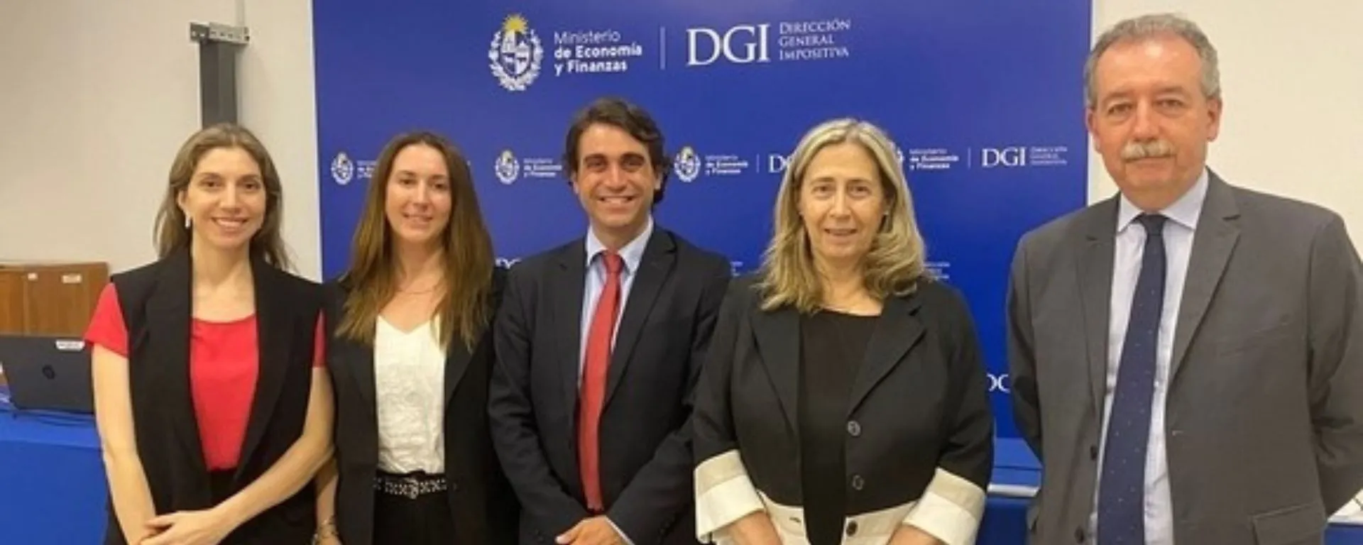 Andrés Hessdörfer, profesor de Derecho Financiero de la UM, participó en calidad de expositor en las Jornadas Tributarias de la Dirección General Impositiva Andrés Hessdörfer, profesor de Derecho Financiero de la UM, participó en calidad de expositor en las Jornadas Tributarias de la Dirección General Impositiva