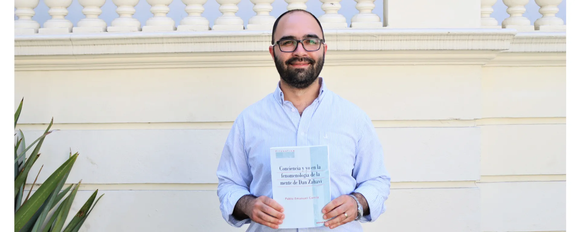 Conciencia y yo en la fenomenología de la mente de Dan Zahavi Conciencia y yo en la fenomenología de la mente de Dan Zahavi