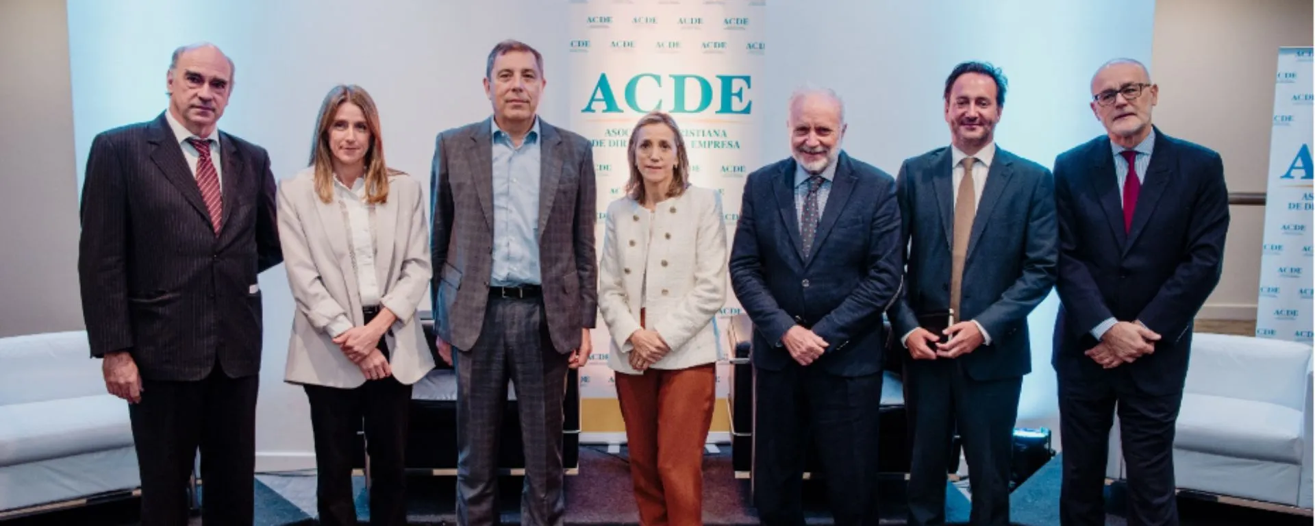 portada Economistas de la UM participaron en panel sobre crecimiento sostenido en Uruguay portada Economistas de la UM participaron en panel sobre crecimiento sostenido en Uruguay