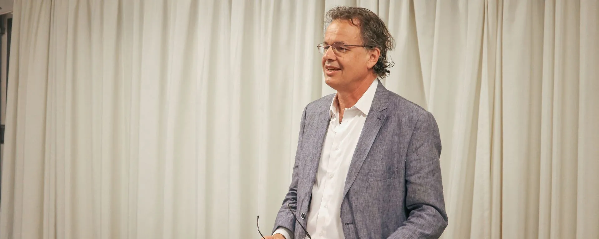 Conferencia: La crisis cultural actual, ¿tiene el cristianismo alguna respuesta? Conferencia: La crisis cultural actual, ¿tiene el cristianismo alguna respuesta?