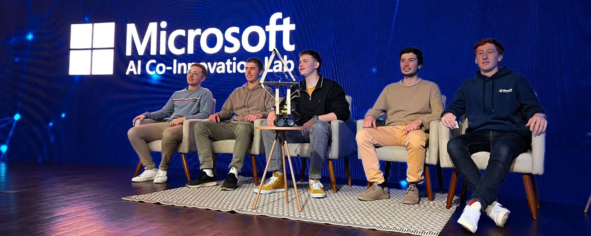 UM Engineering Students designed a robot for hospitals and won Microsoft and Ingenio's Hackathon of Robotics and AI. UM Engineering Students designed a robot for hospitals and won Microsoft and Ingenio's Hackathon of Robotics and AI.