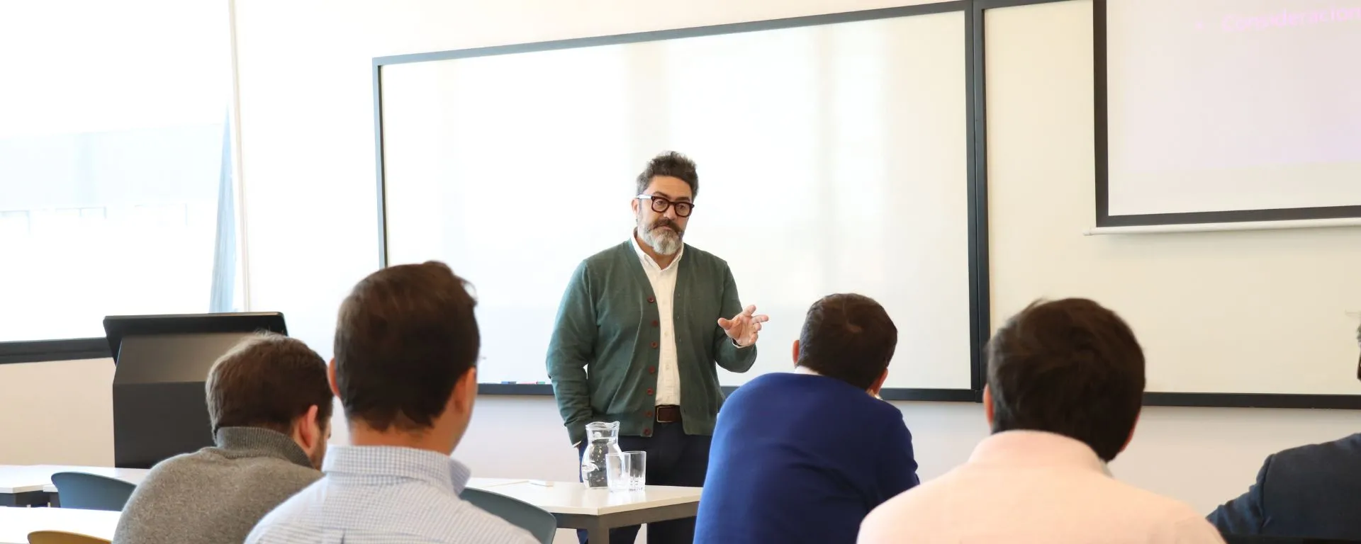 La UM lanzó la tercera edición del “Programa de Inversión en Start-Ups” con destacados expertos del área La UM lanzó la tercera edición del “Programa de Inversión en Start-Ups” con destacados expertos del área