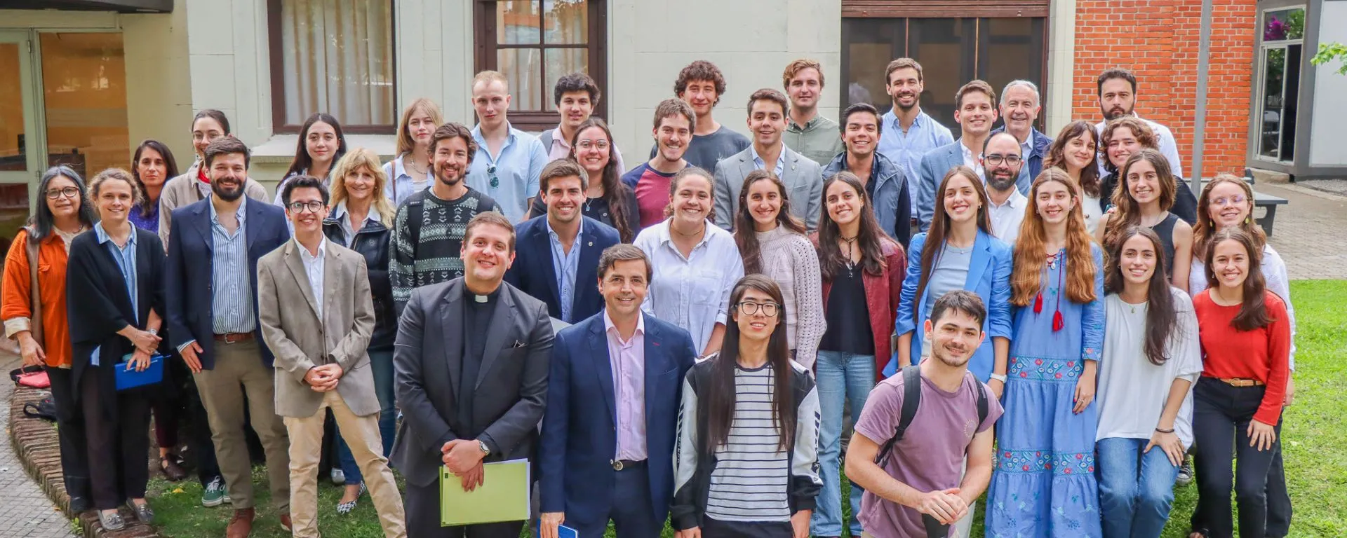 “Pensar para vivir bien”, encuentro interuniversitario de clubes de Filosofía “Pensar para vivir bien”, encuentro interuniversitario de clubes de Filosofía