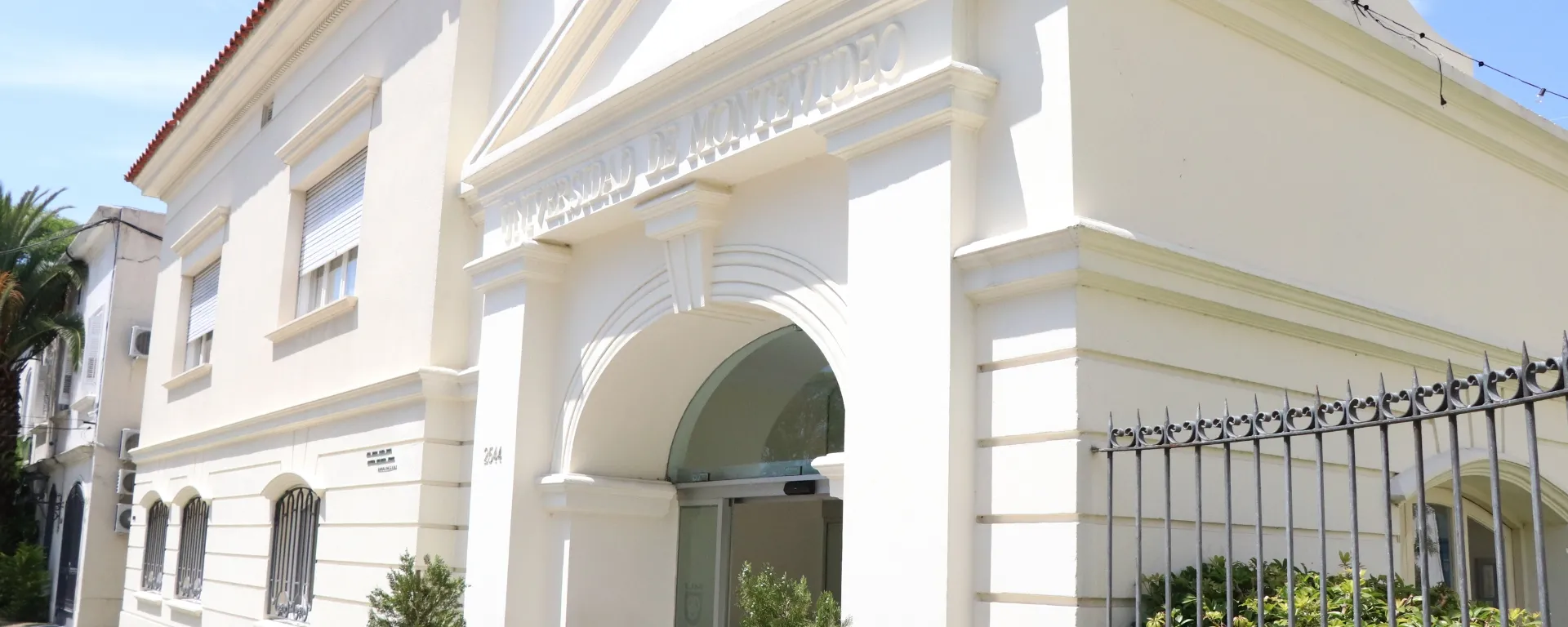 Renowned Swiss academic and environmental activist visits the UM and suggests collaboration on environmental initiative Renowned Swiss academic and environmental activist visits the UM and suggests collaboration on environmental initiative