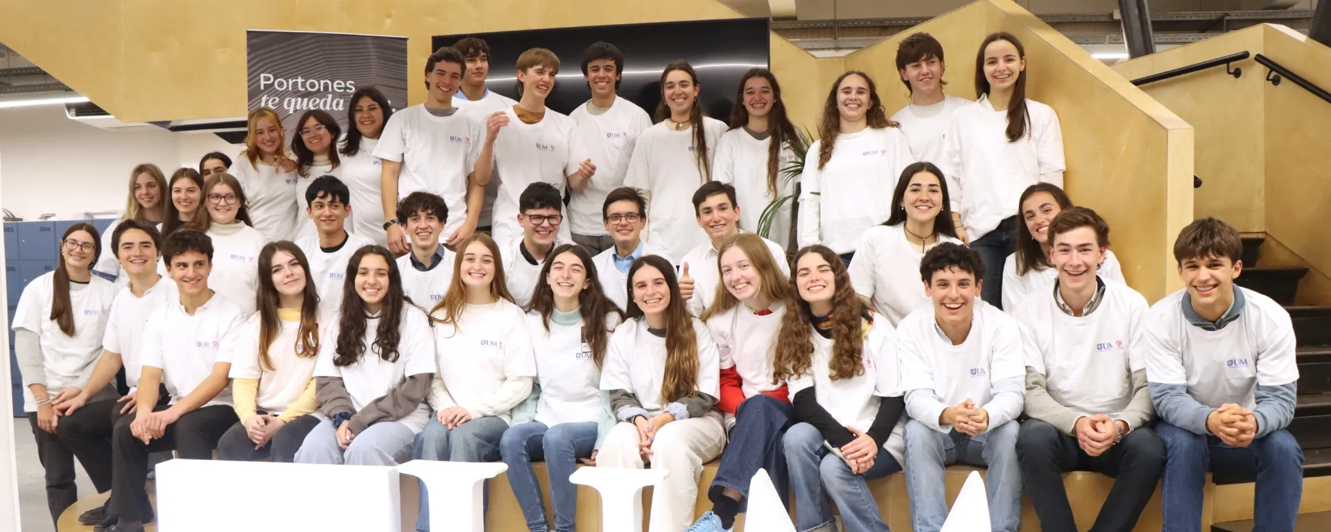 Preuniversitarios de todo el país participaron del desafío UM- Portones Preuniversitarios de todo el país participaron del desafío UM- Portones