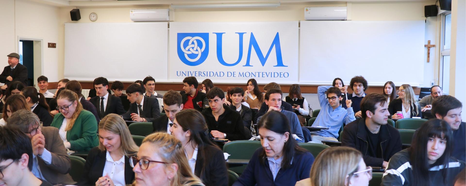 Estudiantes preuniversitarios participaron de la final del Challenge UM: Abogado por un día