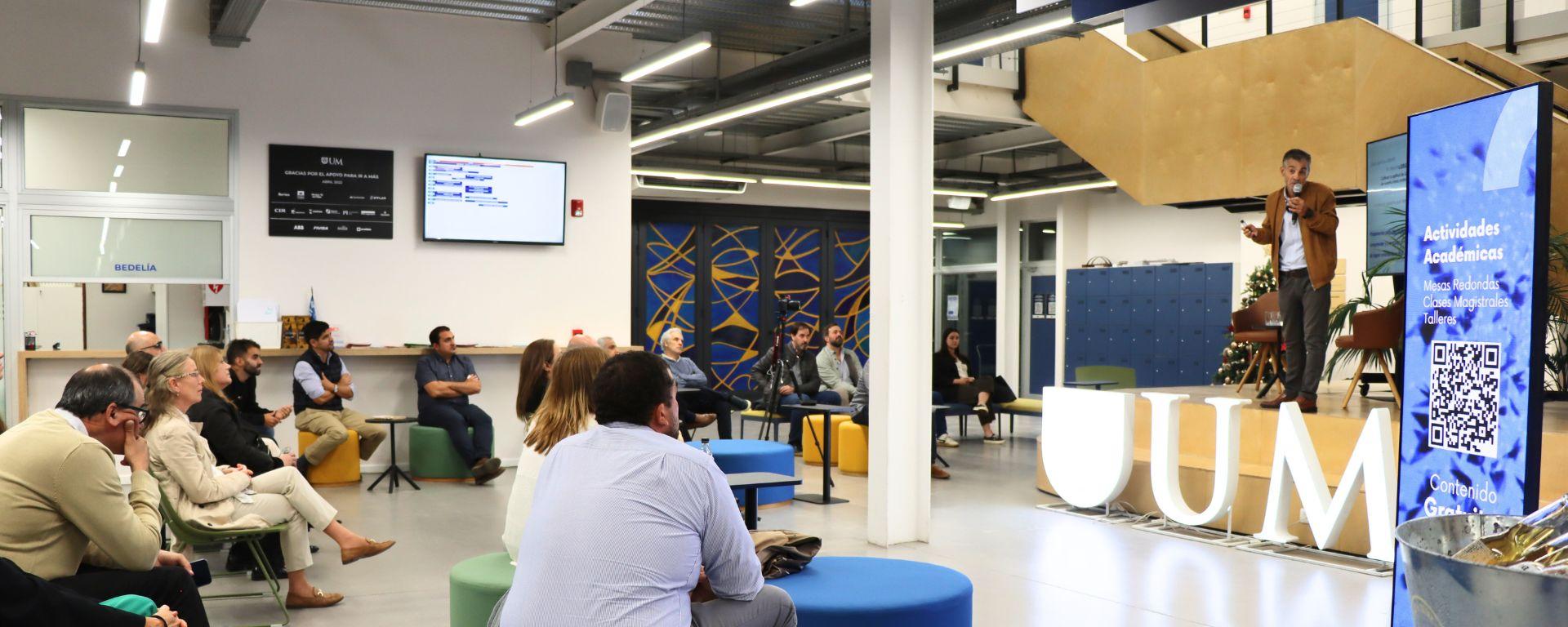 El Centro de Posgrados en Ingeniería de la UM celebró su cuarto aniversario con una clase magistral sobre liderazgo multicultural El Centro de Posgrados en Ingeniería de la UM celebró su cuarto aniversario con una clase magistral sobre liderazgo multicultural