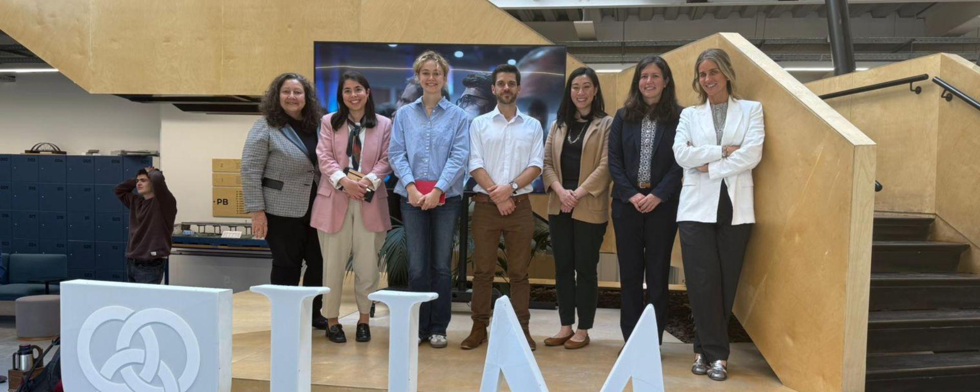 La Consejera de Prensa, Educación y Cultura de la Embajada de EEUU visitó la UM 