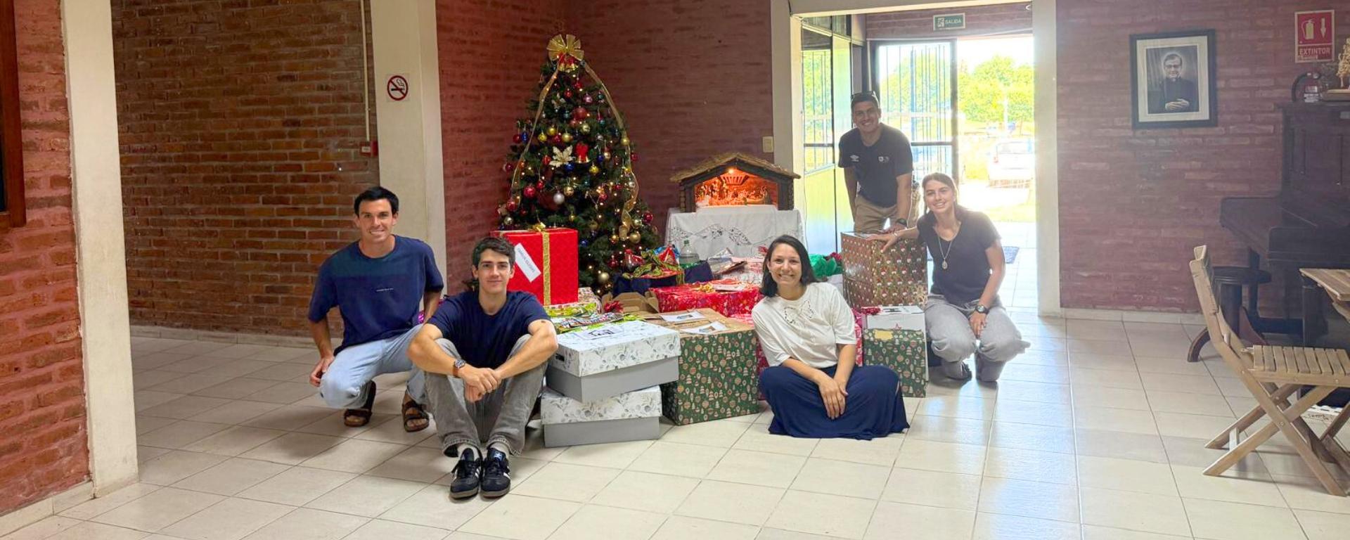 Un año más Vida Universitaria entregó canastas navideñas a familias de Casavalle Un año más Vida Universitaria entregó canastas navideñas a familias de Casavalle
