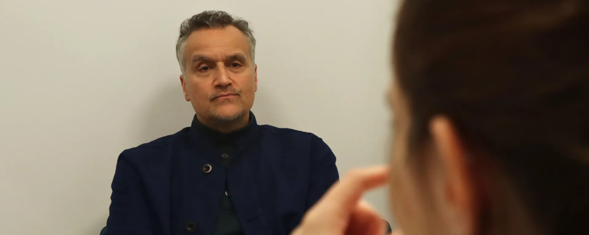 “El apuro nos deshumaniza. La lentitud nos rehumaniza”: Carl Honoré en la UM 
