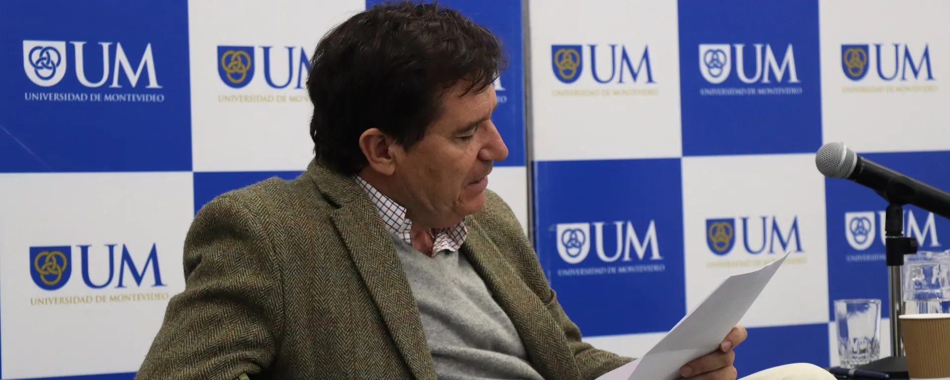 Enrique García-Maíquez participó en el Club Socrático Extramuros y otras actividades en la UM Enrique García-Maíquez participó en el Club Socrático Extramuros y otras actividades en la UM